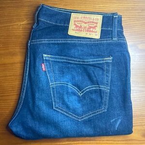 Levi’s 511 - Dark Wash Jean